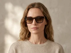 BS225-0121_Tortoiseshell_Rectangular_Plastic_Sunglasses_corner-tryon_female