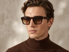 BS225-0121_Tortoiseshell_Rectangular_Plastic_Sunglasses_corner-tryon_male