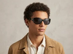 BS225-0137_Black_Butterfly_Plastic_Sunglasses-tryon_male