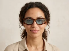BS225-0152_Tortoiseshell_Rectangular_Plastic_Sunglasses-tryon_female