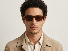 BS225-0153_Tortoiseshell_Rectangular_Plastic_Sunglasses-tryon_male