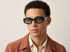 BS225-0168_Black_Oval_Plastic_Sunglasses-tryon_male