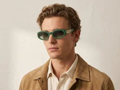 BS225-0171_Green_Oval_Plastic_Sunglasses-tryon_male