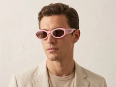 BS225-0172_Pink_Oval_Plastic_Sunglasses-tryon_male