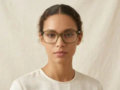 BS2425-0672_Green_Butterfly_Acetate_Glasses_corner-tryon_female