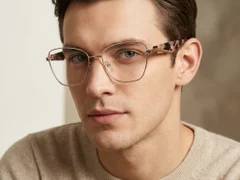 BS2425-2052_Pink_Butterfly_Metal_Glasses-tryon_male