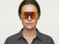 BS2426-0003_Black_Aviator_Plastic_Sunglasses-tryon_female