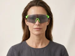 BS2426-0006_Green_Aviator_Plastic_Sunglasses-tryon_female
