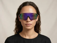 BS2426-0007_Black_Aviator_Plastic_Sunglasses-tryon_female