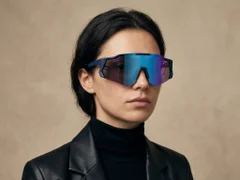 BS2426-0016_Blue_Aviator_Plastic_Sunglasses-tryon_female