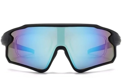 BS2426-0022_Black_Aviator_Plastic_Polarized Sunglasses_front