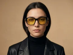 BS2426-0038_Black_Rectangular_Plastic_Polarized Driving Glasses-tryon_female