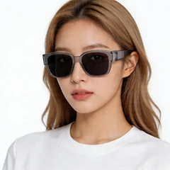 bs2426-0039_grey_rectangular_plastic_polarized_driving_glasses_model