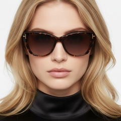 bs2503-0014_tortoiseshell_butterfly_plastic_sunglasses_model