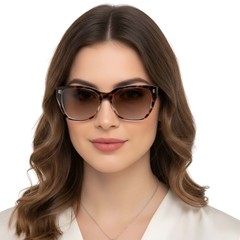 BS2503-0025_Tortoiseshell_Oval_Plastic_Sunglasses_model