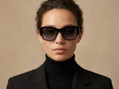 BS2503-0031_Black_Butterfly_Plastic_Sunglasses-tryon_female