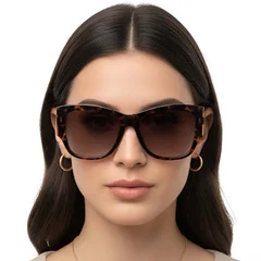 BS2503-0033_Tortoiseshell_Butterfly_Plastic_Sunglasses_model