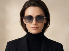 BS2503-0037_Black_Rectangular_Metal_Sunglasses-tryon_female