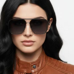 bs2503-0057_grey_aviator_metal_sunglasses_model