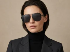 BS2503-0059_Black_Aviator_Metal_Sunglasses-tryon_female