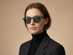 BS2503-0092_Black_Oval_Plastic_Sunglasses-tryon_female