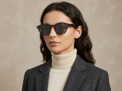 BS2503-0094_Tortoiseshell_Oval_Plastic_Sunglasses-tryon_female