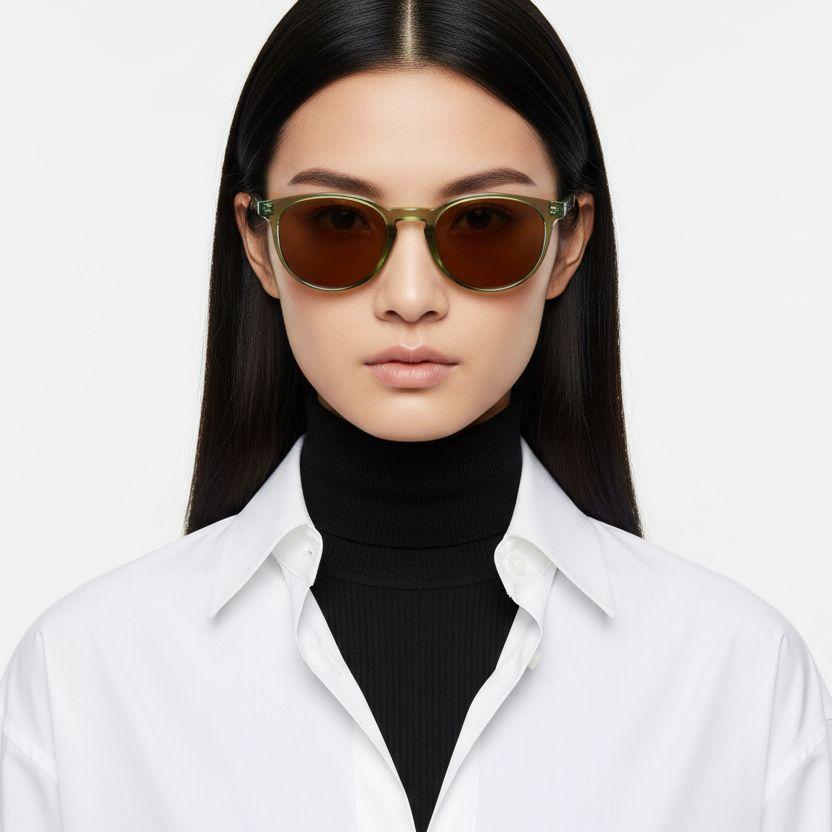 bs2503-0105_green_oval_plastic_sunglasses_model