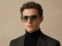 BS2503-0110_Green_Rectangular_Plastic_Sunglasses-tryon_male