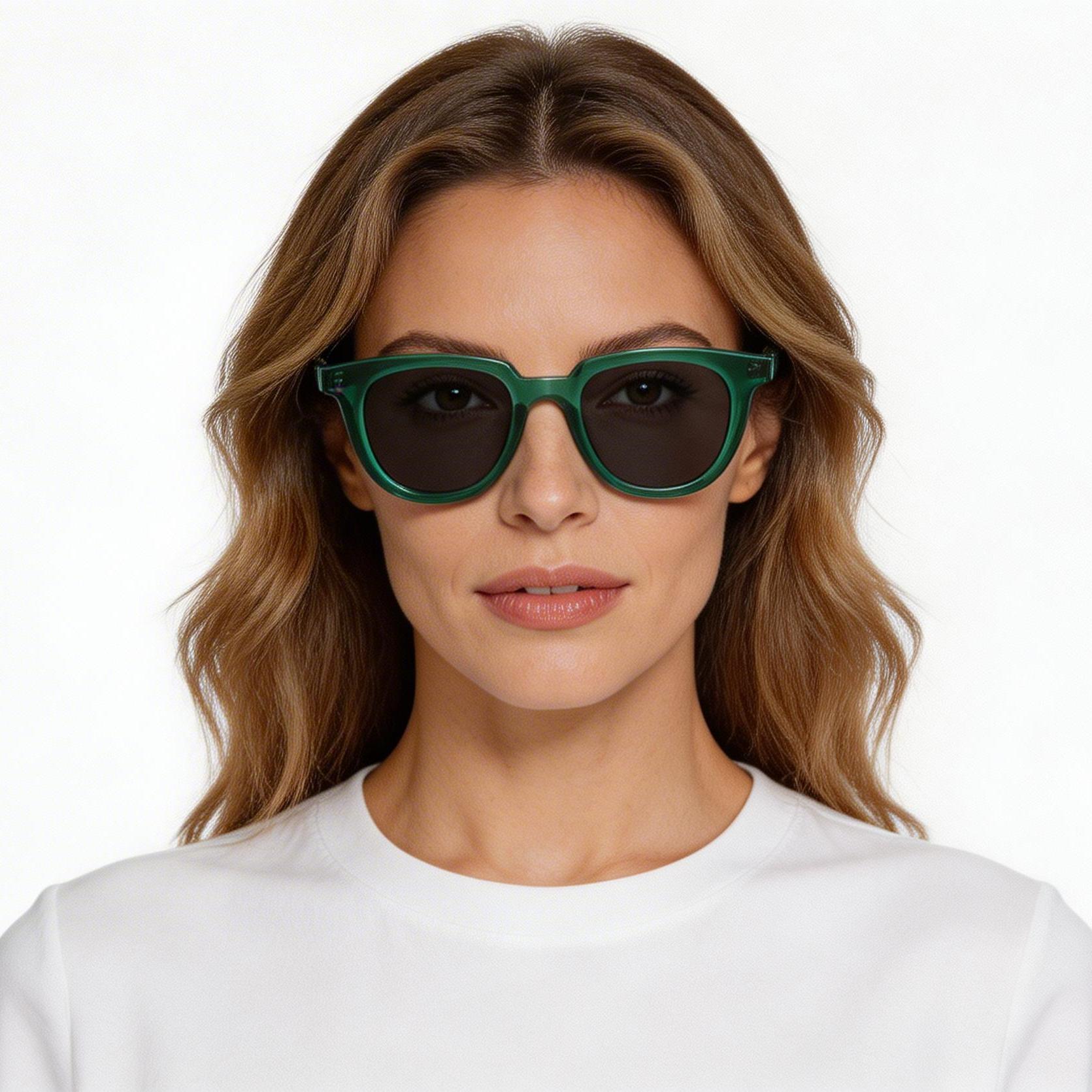bs2503-0124_green_oval_plastic_sunglasses_model
