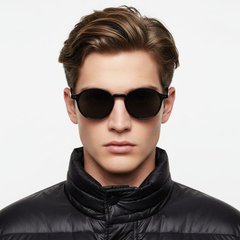 bs2503-0133_black_oval_plastic_sunglasses_model
