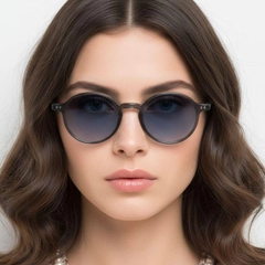 bs2503-0135_grey_oval_plastic_sunglasses_model
