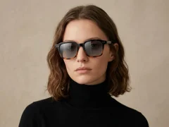 BS2503-0161_Tortoiseshell_Rectangular_Plastic_Sunglasses-tryon_female