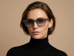 BS2503-0162_Grey_Rectangular_Plastic_Sunglasses-tryon_female