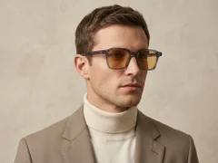 BS2503-0167_Purple_Rectangular_Plastic_Sunglasses-tryon_male