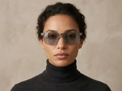 BS2503-0169_Grey_Rectangular_Plastic_Sunglasses-tryon_female