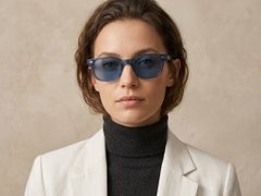 BS2503-0183_Blue_Rectangular_Plastic_Sunglasses-tryon_female