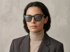 BS2503-0191_Black_Rectangular_Plastic_Sunglasses-tryon_female