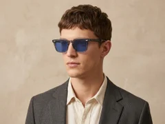 BS2503-0194_Blue_Rectangular_Plastic_Sunglasses-tryon_male