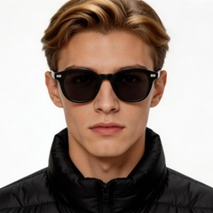 bs2503-0197_black_oval_plastic_sunglasses_model