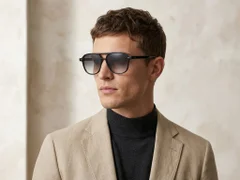 BS2503-0207_Black_Aviator_Plastic_Sunglasses-tryon_male