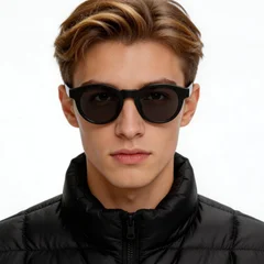 bs2503-0220_black_oval_plastic_sunglasses_model