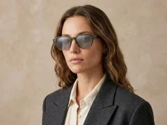 BS2503-0230_Green_Rectangular_Plastic_Sunglasses-tryon_female