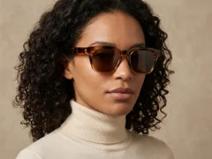 BS2503-0234_Tortoiseshell_Rectangular_Plastic_Sunglasses-tryon_female