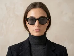 BS2503-0244_Black_Rectangular_Plastic_Sunglasses-tryon_female