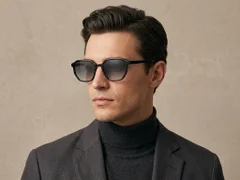 BS2503-0250_Black_Geometric_Plastic_Sunglasses-tryon_male