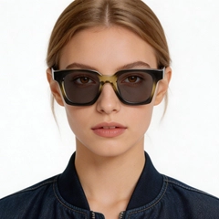 bs2503-0258_green_rectangular_plastic_sunglasses_model