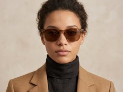 BS2503-0262_Brown_Rectangular_Plastic_Sunglasses-tryon_female