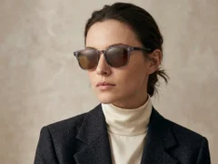 BS2503-0264_Purple_Rectangular_Plastic_Sunglasses-tryon_female