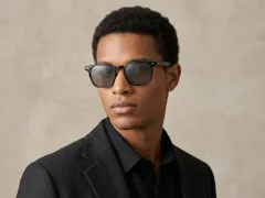 BS2503-0272_Black_Rectangular_Plastic_Sunglasses-tryon_male