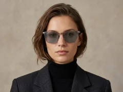 BS2503-0274_Grey_Rectangular_Plastic_Sunglasses-tryon_female